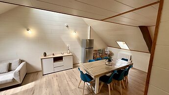 Spacious Spot by the Hiking Trails