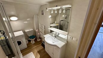 Spacious Spot by the Hiking Trails