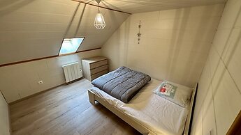 Spacious Spot by the Hiking Trails
