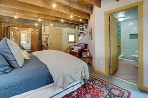 1 Block to Main St: 'second Street Carriage House'