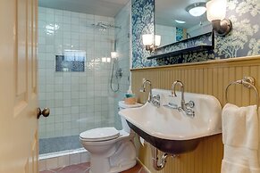 1 Block to Main St: 'second Street Carriage House'