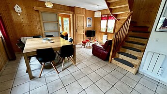 Spacious French Chalet Stay for 10
