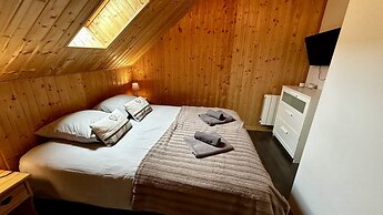 Spacious French Chalet Stay for 10