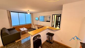 Modern Nook by the Central way