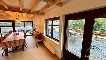 Chalet With Expansive Panorama Terrace