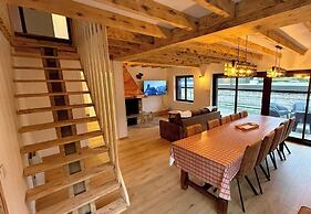 Chalet With Expansive Panorama Terrace