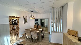 Retreat With Terrace, Parking