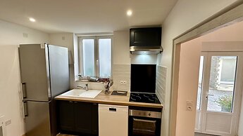 Retreat With Terrace, Parking