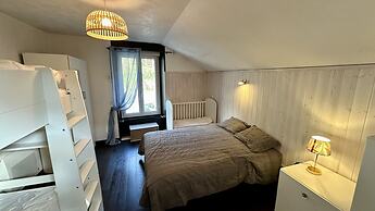 Retreat With Terrace, Parking