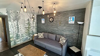 Retreat With Terrace, Parking