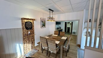 Retreat With Terrace, Parking