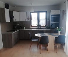 Large Holiday Home With Private Garden