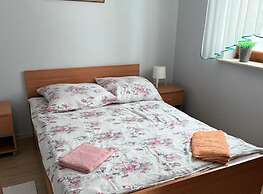 Holiday Home, 4 Bedrooms, Private Garden