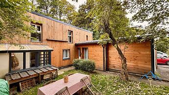 Cabin-style Nook for 2