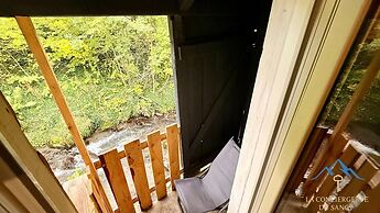 Cabin-style Nook for 2