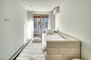 A/C 2bdr/6p Flat Just two Minutes From the Beach!