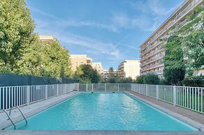 A/C 2bdr/6p Flat Just two Minutes From the Beach!