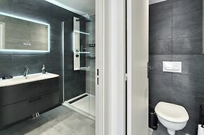 A/C 2bdr/6p Flat Just two Minutes From the Beach!