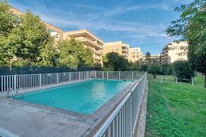 A/C 2bdr/6p Flat Just two Minutes From the Beach!