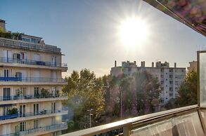 A/C 2bdr/6p Flat Just two Minutes From the Beach!