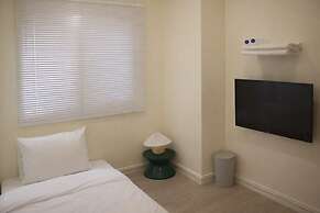 THE LOFT 6