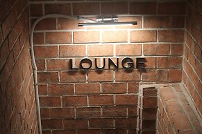 THE LOFT 6
