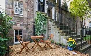 Main Door Flat With Private Garden City Center