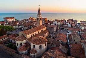 Perfect Holiday Apartment for Five Guests in Grado