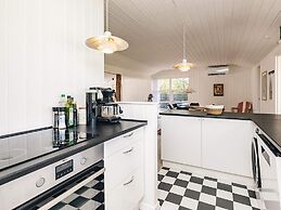 6 Person Holiday Home in Dannemare