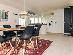 6 Person Holiday Home in Dannemare