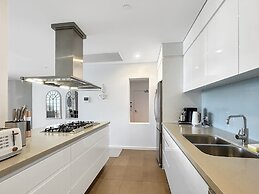 Stylish Apartment Near Mandurah's Best Spots