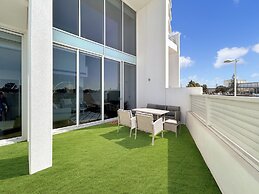 Stylish Apartment Near Mandurah's Best Spots