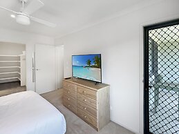 Beachside 3-bed Apartment With Garage Parking