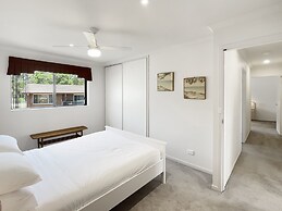 Beachside 3-bed Apartment With Garage Parking