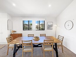Beachside 3-bed Apartment With Garage Parking