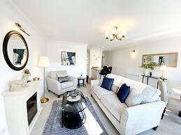 The Degas Sea View Suite