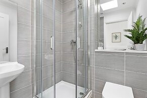 The Renoir Sea View Suite