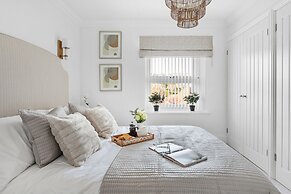 The Renoir Sea View Suite