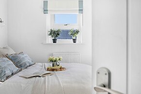 The Renoir Sea View Suite