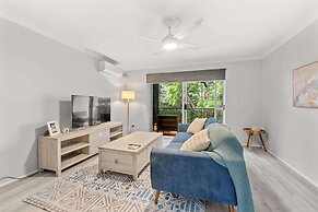 Quaint Townhouse in Bustling Locale