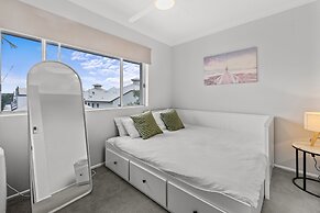 Quaint Townhouse in Bustling Locale
