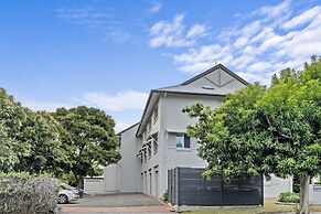 Quaint Townhouse in Bustling Locale