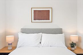 Bright 2-bed Apartment in South Yarra