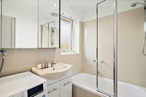 Bright 2-bed Apartment in South Yarra
