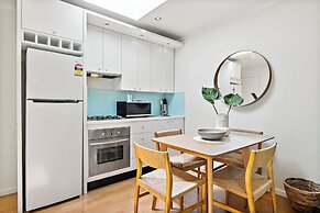 Bright 2-bed Apartment in South Yarra