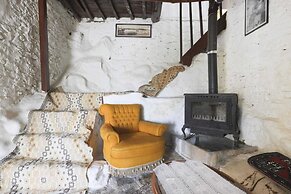 Nikbin Retreat