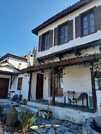Nikbin Retreat