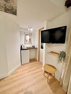 A&A Patio Suite