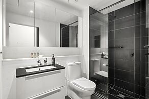 Bright Inner-north Stay With Pool Access