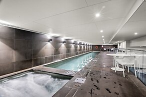Bright Inner-north Stay With Pool Access